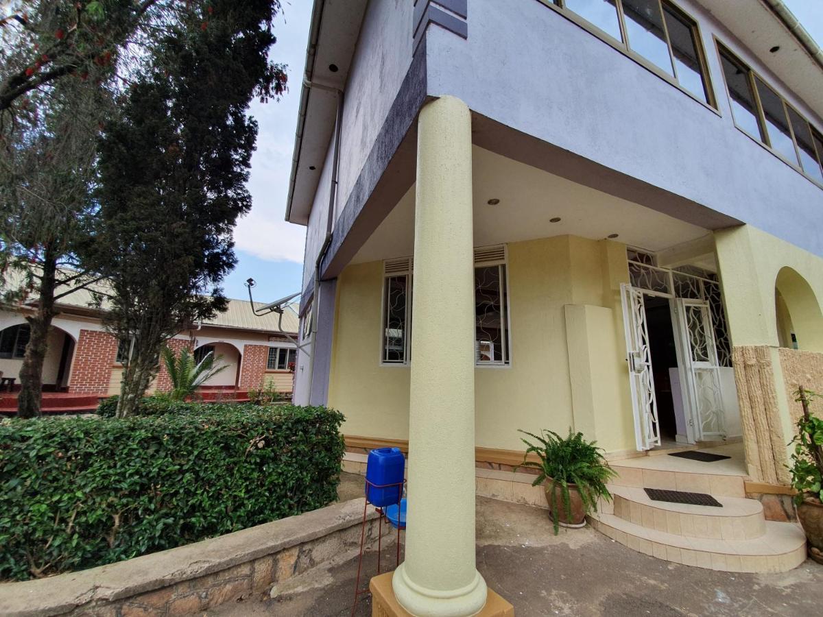 Annas Bed And Breakfast Entebbe Eksteriør billede