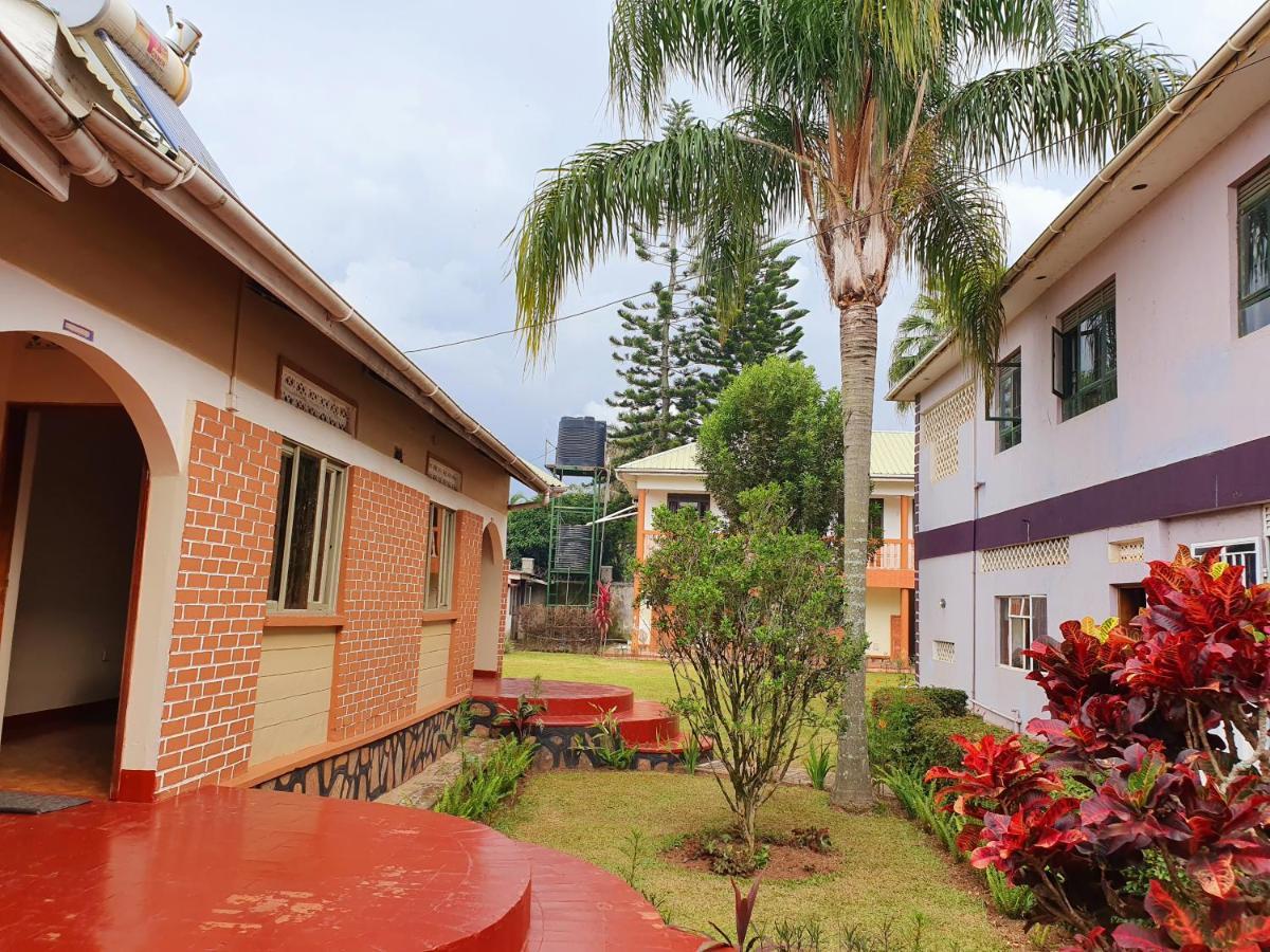 Annas Bed And Breakfast Entebbe Eksteriør billede