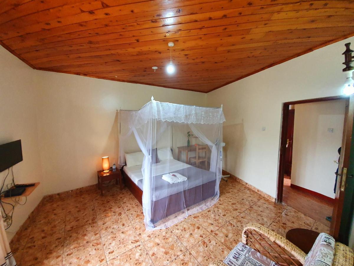 Annas Bed And Breakfast Entebbe Eksteriør billede
